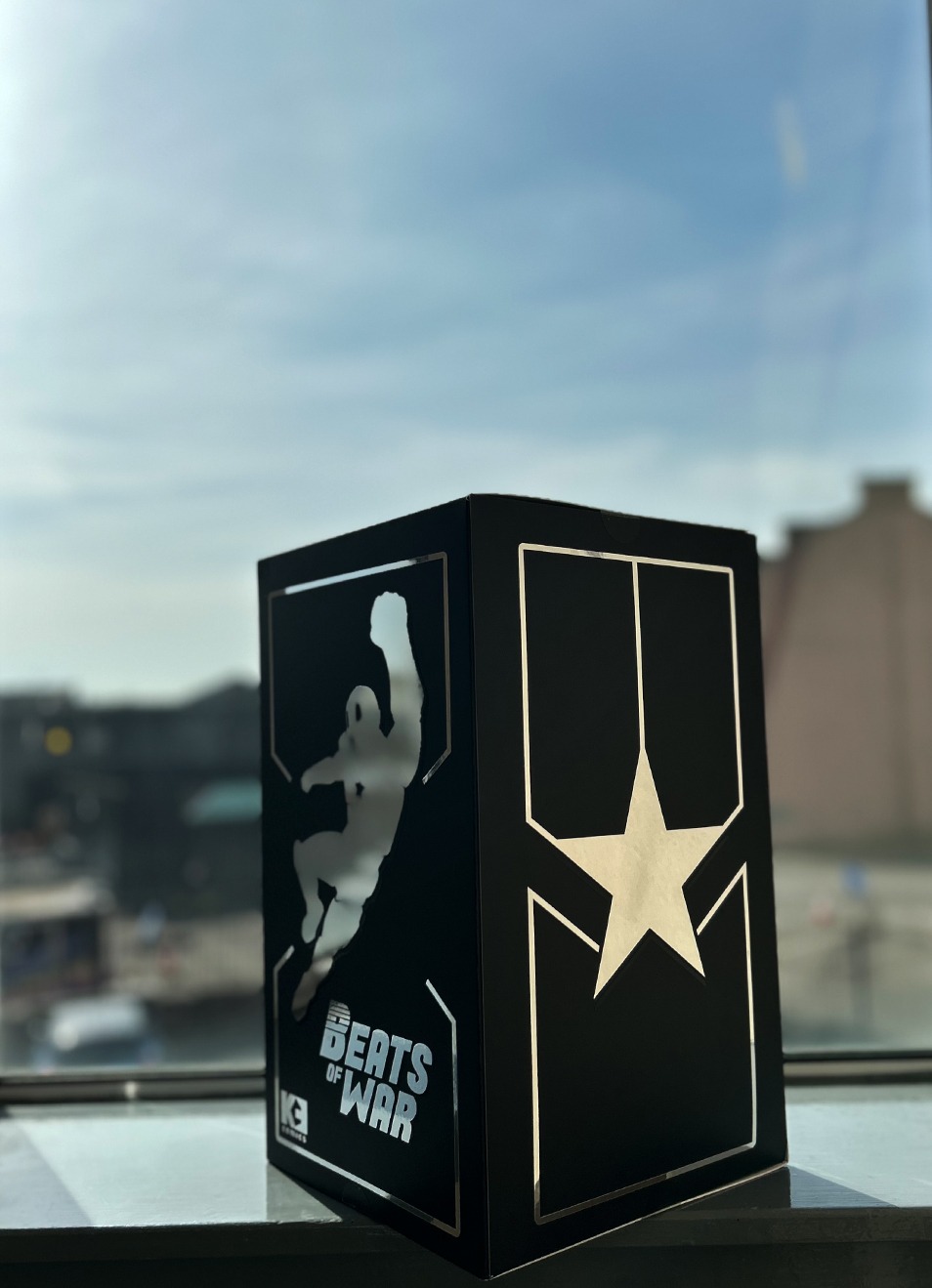 ET vs ROBOTIC INVADERS Statue (Limited Edition)